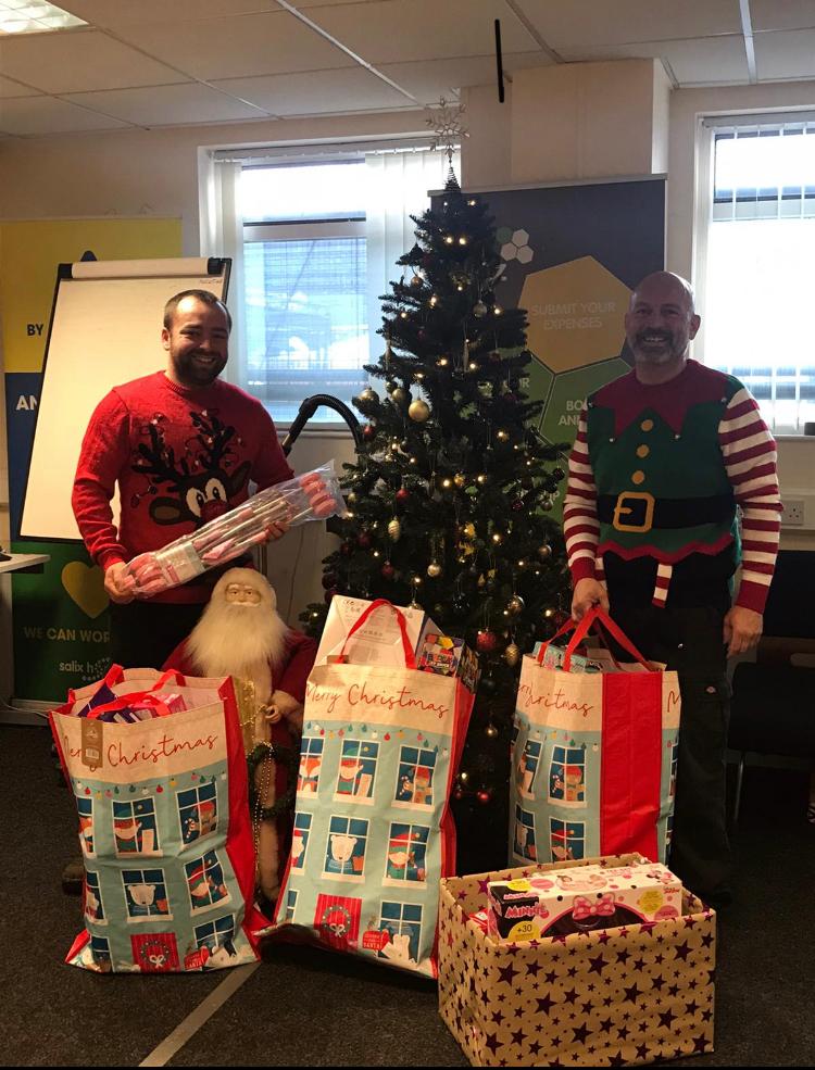 Salix Homes team helps to spread Christmas cheer Salix Homes