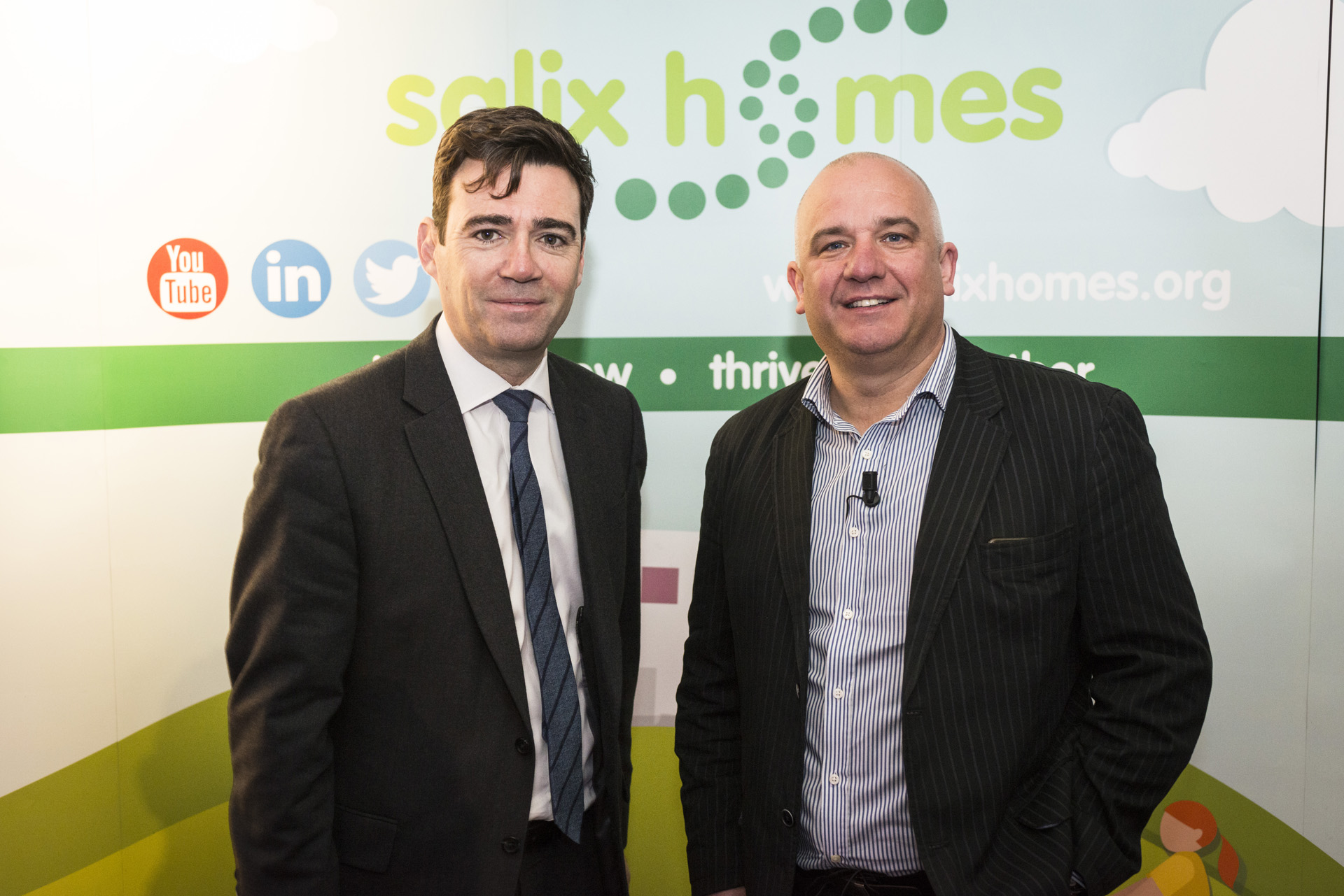 More than £800 has been raised in a charity raffle thanks to generous