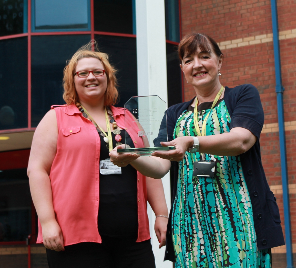 Salix Homes scoops top award for helping tenants get online Salix Homes