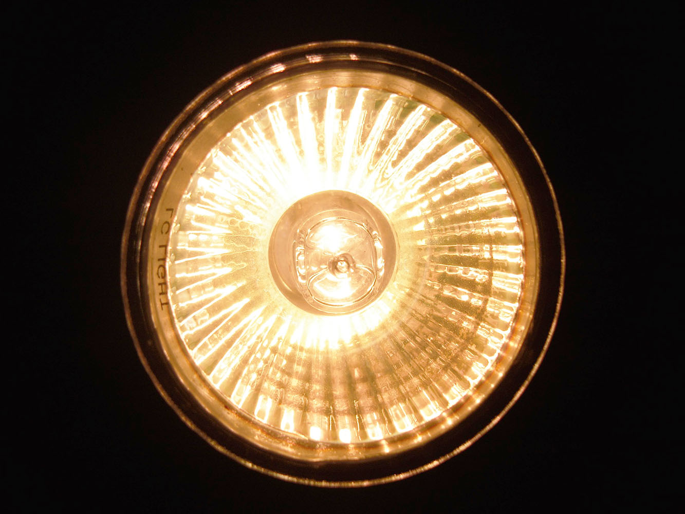 /wp-content/uploads/2024/08/Spotlight-Bulb-1333x1000-1.jpg